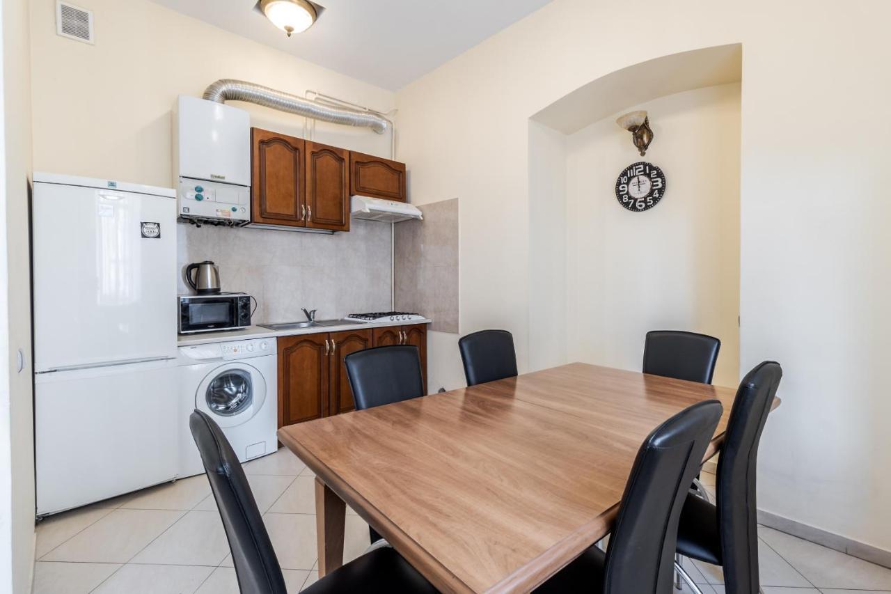 Fedorova Apartment Lviv Buitenkant foto